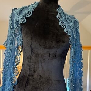 Young essence, indigo blue lace scarf